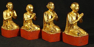 Satz antike Monch Figuren