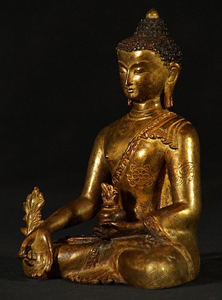 Medizinbuddha-Statue aus Nepal in Bronze, Dreiviertelansicht mit Gefäß in der Hand