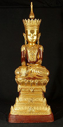 Vergoldete Shan-Buddha-Statue aus Myanmar aus Lackarbeit, sitzend mit Krone, Frontalansicht