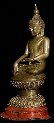 Shan Boeddhabeeld uit Myanmar in brons, driekwartaanzicht met lotusbasis