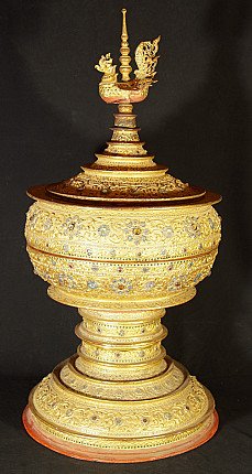 Burmese lacquerware offering vessel with Hintha bird finial, three-quarter view