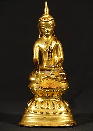 Antike bronzene Buddha-Statue aus Burma in Bhumisparsha-Mudra, Frontalansicht auf Lotossockel
