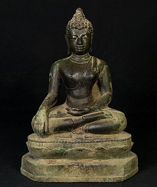 Bronze Buddha statue from Thailand in Chiang Saen style, full front view, seated in bhumisparsha mudra