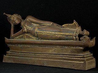 Old bronze Thai Buddha statue