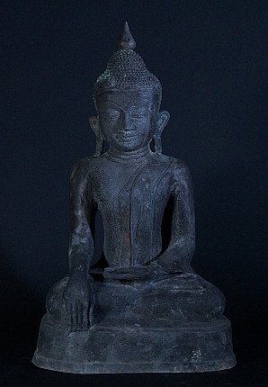 Sitzende Buddha-Statue aus Bronze aus Burma (Myanmar), Frontalansicht mit Bhūmisparśa-Mudrā