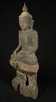 Sitzende Buddha-Statue aus Holz aus Burma (Myanmar), Shan-Stil, Dreiviertelansicht von links