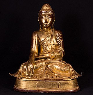 Mandalay Buddha statue in bronze from Burma (Myanmar), seated in bhumisparsha mudra, front view
