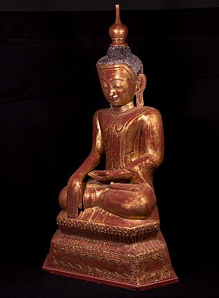 Ava-Buddha-Statue aus Myanmar in Lackarbeit, sitzend, Dreiviertelansicht von links