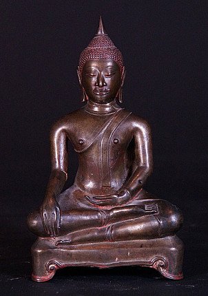 Thailändische Buddha-Statue aus Bronze, sitzend in Bhūmisparśa-Mudrā, Frontalansicht