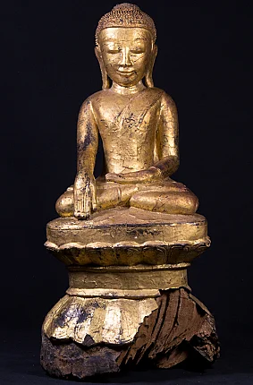Antiek Birmaans houten Boeddhabeeld, zittend in bhumisparsha mudra, vooraanzicht