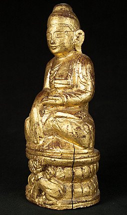 Holz-Buddha-Statue aus Myanmar mit goldfarbener Fassung, Dreiviertelansicht links