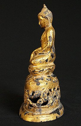 Buddha-Statue aus Bronze im Pagan-Stil, Myanmar, Seitenansicht mit Profil und Sockel