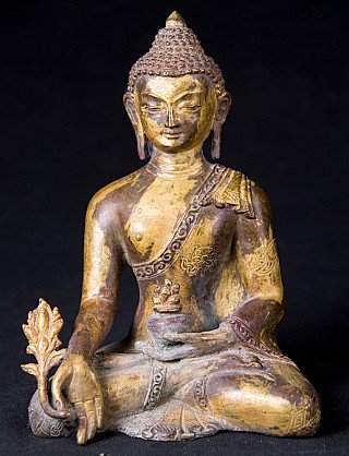 Nepalese bronzen Medicijnboeddha in zit, vooraanzicht met kom in de hand en varada mudra