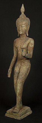 Bronze-Buddha-Statue aus Myanmar in Dreiviertelansicht, stehende Figur mit Abhaya-Mudra