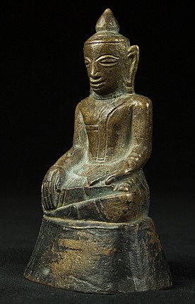 Bronzen Boeddhabeeld uit Birma in Shan-stijl, driekwartaanzicht van links