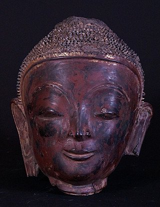 Boeddhahoofd uit Birma (Myanmar) in lakwerk, Ava-stijl, vooraanzicht
