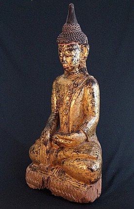 Antiker holzerner Ava Buddha