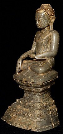 Burmese bronze Buddha statue, three-quarter right view with seated posture and tiered base