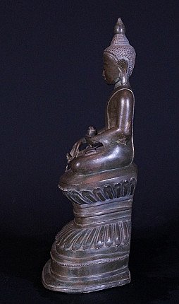 Bronze-Buddha-Statue aus Burma, sitzend, linke Seitenansicht mit Lotusbasis