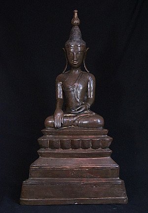 Große Shan-Buddha-Statue aus Bronze aus Myanmar, Frontalansicht mit Erdberührungsgeste