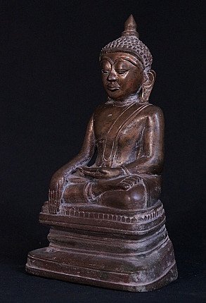 Bronze Shan Buddha statue from Burma (Myanmar) in three-quarter view, seated on tiered base
