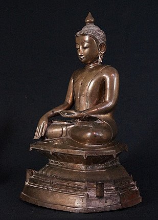 Burmese bronze Buddha statue, Ava period style, three-quarter left view