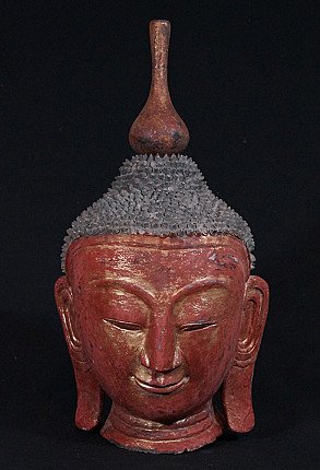 Shan Boeddhahoofd uit Myanmar in lakwerk, vooraanzicht met grijze haarkrullen en topknot