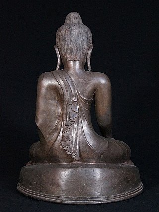 Sitzende Buddha-Statue aus Bronze, Burma (Myanmar), Rückansicht mit Gewandfalten