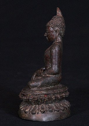 Bronzen Arakan Boeddha uit Myanmar in zittende houding, zijaanzicht links