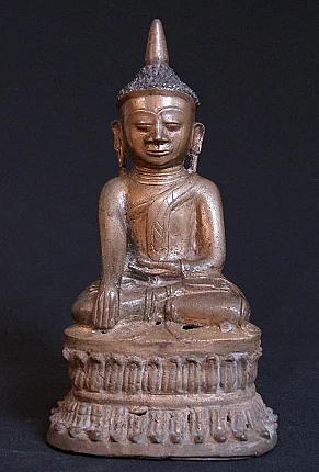 Antique Burmese Shan Buddha statue in bronze, seated in bhumisparsha mudra, full front view