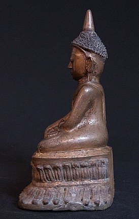 Bronze-Shan-Buddha-Statue aus Burma, sitzend, linke Seitenansicht