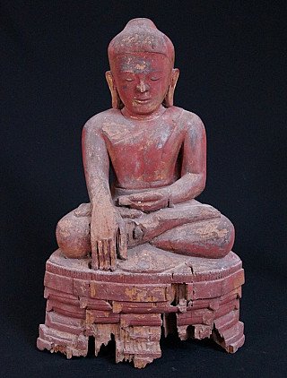 Hölzerne Buddha-Statue aus Burma (Bagan), sitzend in Bhūmisparśa-Mudrā, Frontalansicht