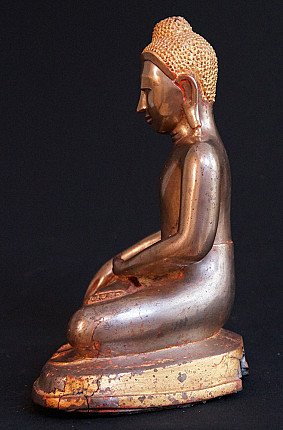 Bronzen Boeddha uit de Arakan-periode, linker zijaanzicht met zittende houding