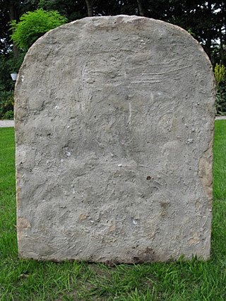 Rear view of the wooden plaque, plain back surface without carved figures